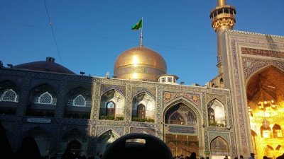 برگزاری اردوی زیارتی شهر مقدس مشهد با حضور طلاب و خانوادهای محترمشان